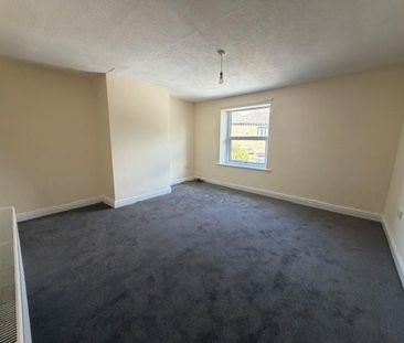 2 bedroom end of terrace house to rent - Photo 4