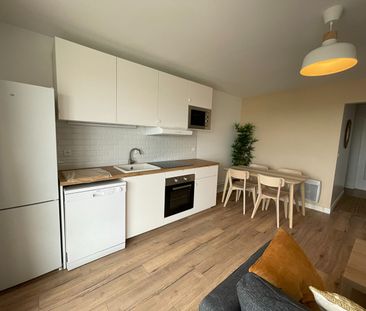 Location Appartement 5 pièces 90m² - Photo 6