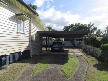 Neat and Tidy Queenslander located in Manunda! - Photo 4