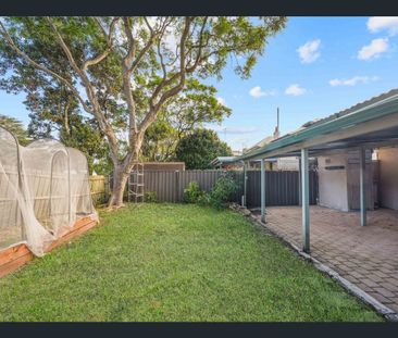 Spacious Freestanding Home in Convenient Rozelle Location - Photo 1
