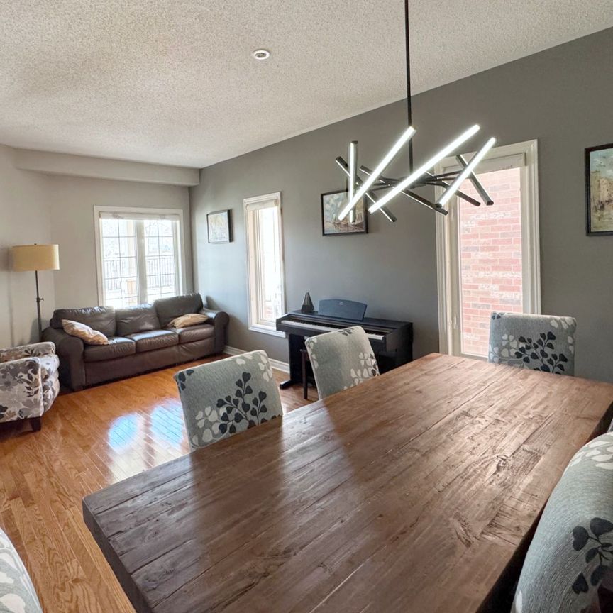 For Lease - 2429 Whitehorn Drive, Burlington, Ontario - Photo 1