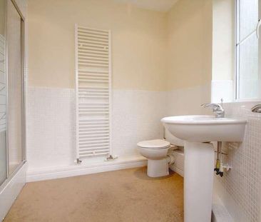 Dovedale, Swindon, Wiltshire, SN25 - Photo 6