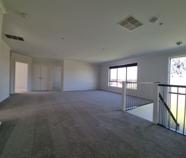 Spacious Double-Storey Family Home with Luxurious Touches throughout - Photo 5