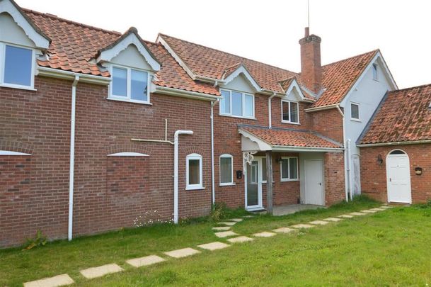 4 bedroom terraced house to rent - Photo 1