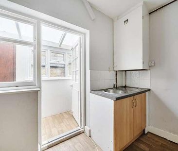 Staines Road, Twickenham, TW2 - Photo 2