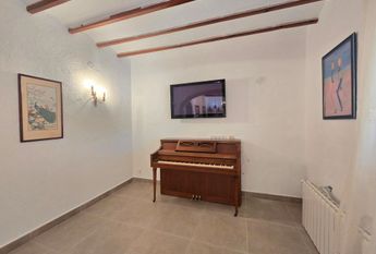 WIDE ESTATE FOR RENT IN TEULADA FOR LONG TERM