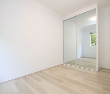 Renovated Ground Floor Two Bedroom Unit - Photo 2