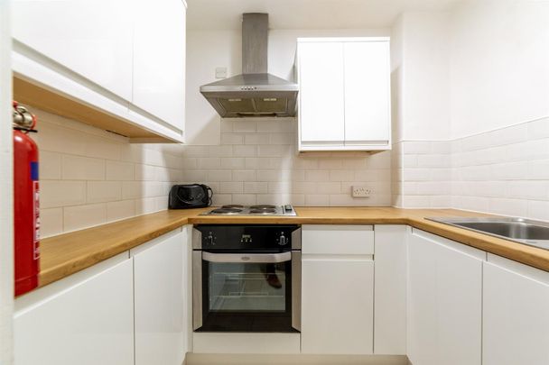 3 bed flat to rent in Dinsdale Road, Sandyford, NE2 - Photo 1