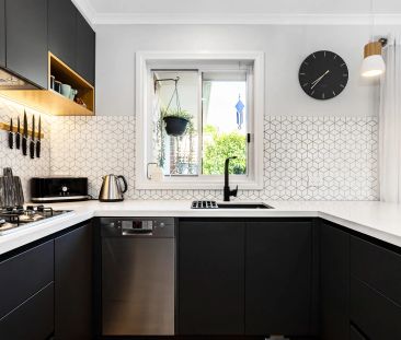 Beautifully Renovated Single Level Home - Photo 3