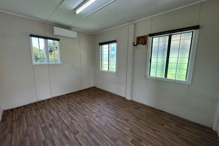 ENJOY THE NATURAL LIGHT, FUNCTIONAL LAYOUT AND HIGH SET HOME THAT IS AVIALABLE FOR RENT NOW! - Photo 5