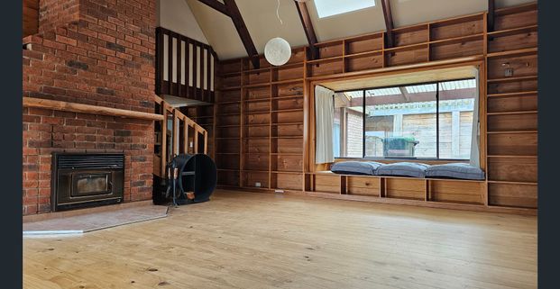 Family Home in beautiful Otago Bay - Photo 1