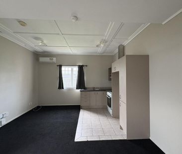 Central Two Bedroom - Photo 4