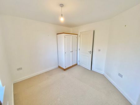 Scarlett Avenue, Aylesbury, Wendover - Photo 3