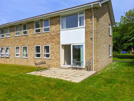2 bedroom flat to rent Waterford Place, Highcliffe - Photo 2
