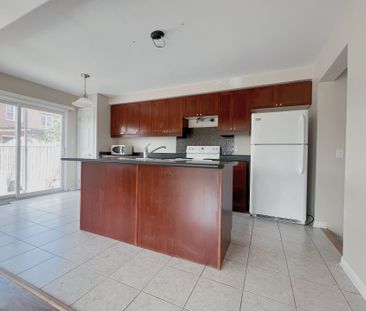 For Lease - 222 Dougherty Crescent, Whitchurch-Stouffville, Ontario - Photo 6
