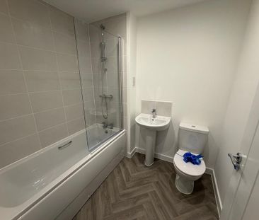 3 bedroom semi-detached house to rent - Photo 5