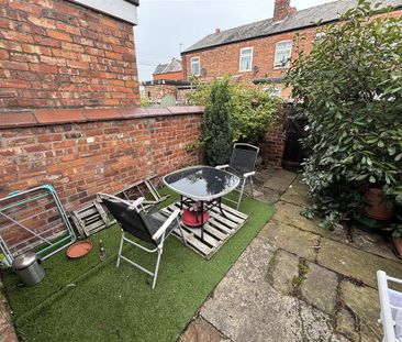 2 bedroom terraced house to rent - Photo 4