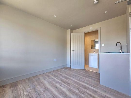 6 bedroom terraced house to rent - Photo 1