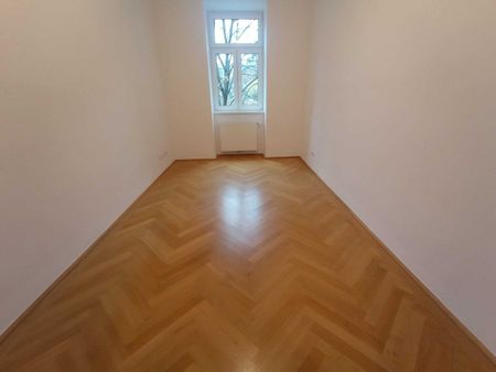 Grünruhelage - sehr helle Stilaltbauwohnung mit Balkon! – 2 er WG geeignet - Photo 2