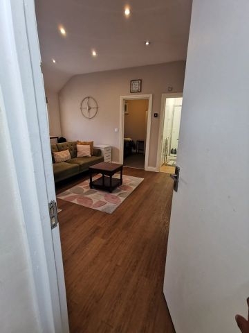 1 Bed Flat, Ashton Road, LU1 - Photo 2