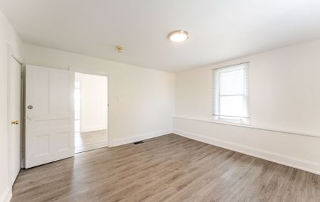 For Lease - 1610 Dundas Street Unit# 2, Whitby, Ontario - Photo 3