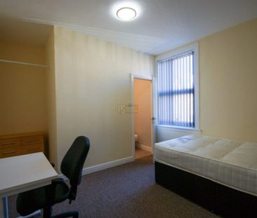 4 bedroom terraced house to rent - Photo 5