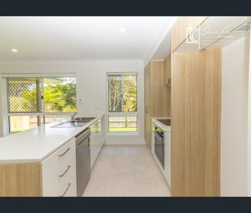 Modern Family Living in the Heart of Maryborough - Photo 6