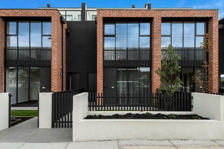 Modern Comfort in the Heart of Murrumbeena - Photo 2