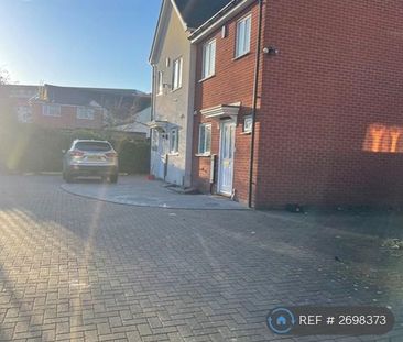 3 bedroom semi-detached house to rent - Photo 6