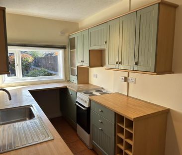 2 bedroom terraced house to rent - Photo 2