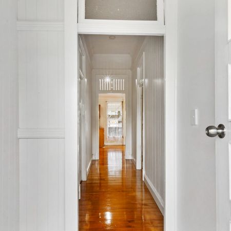 1 SELF-CONTAINED STUDIOS FOR RENT - MINUTES TO TRAIN & BUS LINKS - Photo 3