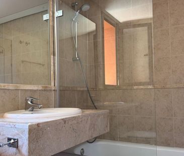 Middle Floor Apartment in Estepona - Photo 3