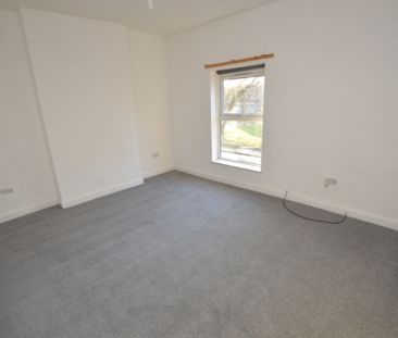 2 Bedroom Terraced House - Photo 3