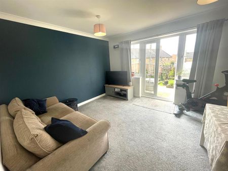 2 bedroom terraced house to rent - Photo 4