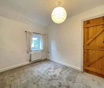 2 bedroom end of terrace house to rent - Photo 6