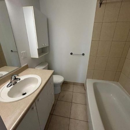 1 CH - 1 SDB - Québec - $945 /mo - Photo 4