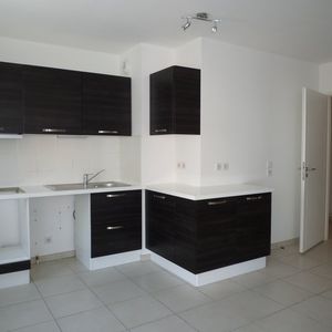 T3 recent meublé avec garage - Photo 2