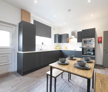 1 bedroom in a house share to rent - Photo 1