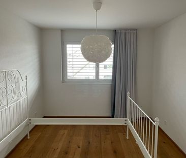 Beau 2.5p récent avec balcon à louer - Photo 2