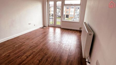 2 bed Flat To Let - Photo 5