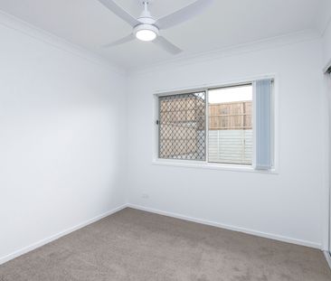 Modern Family Living - Photo 6