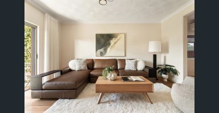 Stunning Fully Renovated 5-Bedroom Family Home in Prime Earlwood Location - Photo 2