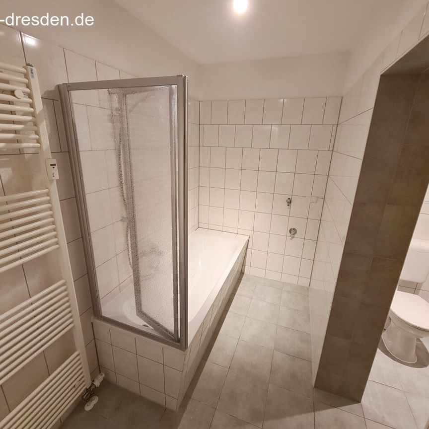 Freundliche 2-Zimmer-Wohnung mit Balkon und EBK in kernsaniertem Gründerzeithaus im Lutherviertel - Photo 1