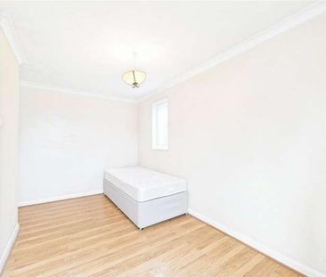 Camden Place, Calcot, Reading, Berkshire, RG31 - Photo 5