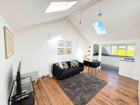 3 bedroom flat to rent - Photo 4