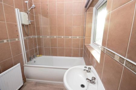 2 bedroom semi-detached house to rent - Photo 5