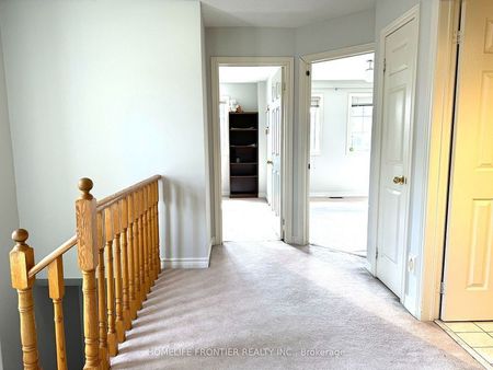 For Lease - 210 Kimono Crescent, Richmond Hill, Ontario - Photo 3