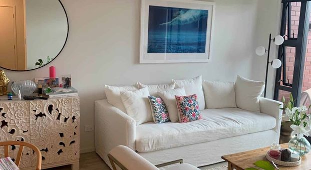 Modern 2 Bedroom Apartment with Carpark! - Photo 1