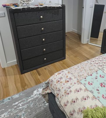 Altona North - Photo 1