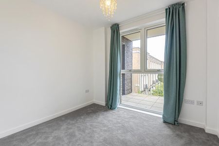 3 bedroom apartment to rent - Photo 2